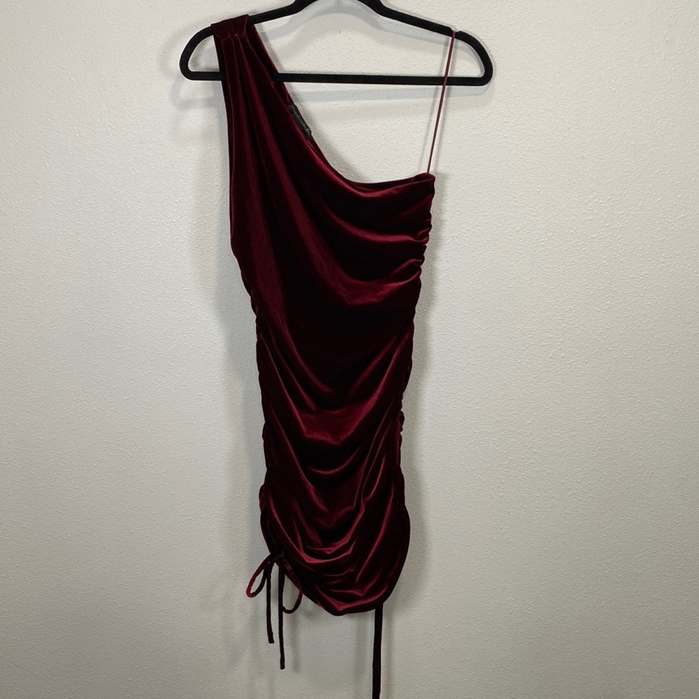 House of Harlow 1960 crimson red wine velvet dress one‎ shoulder